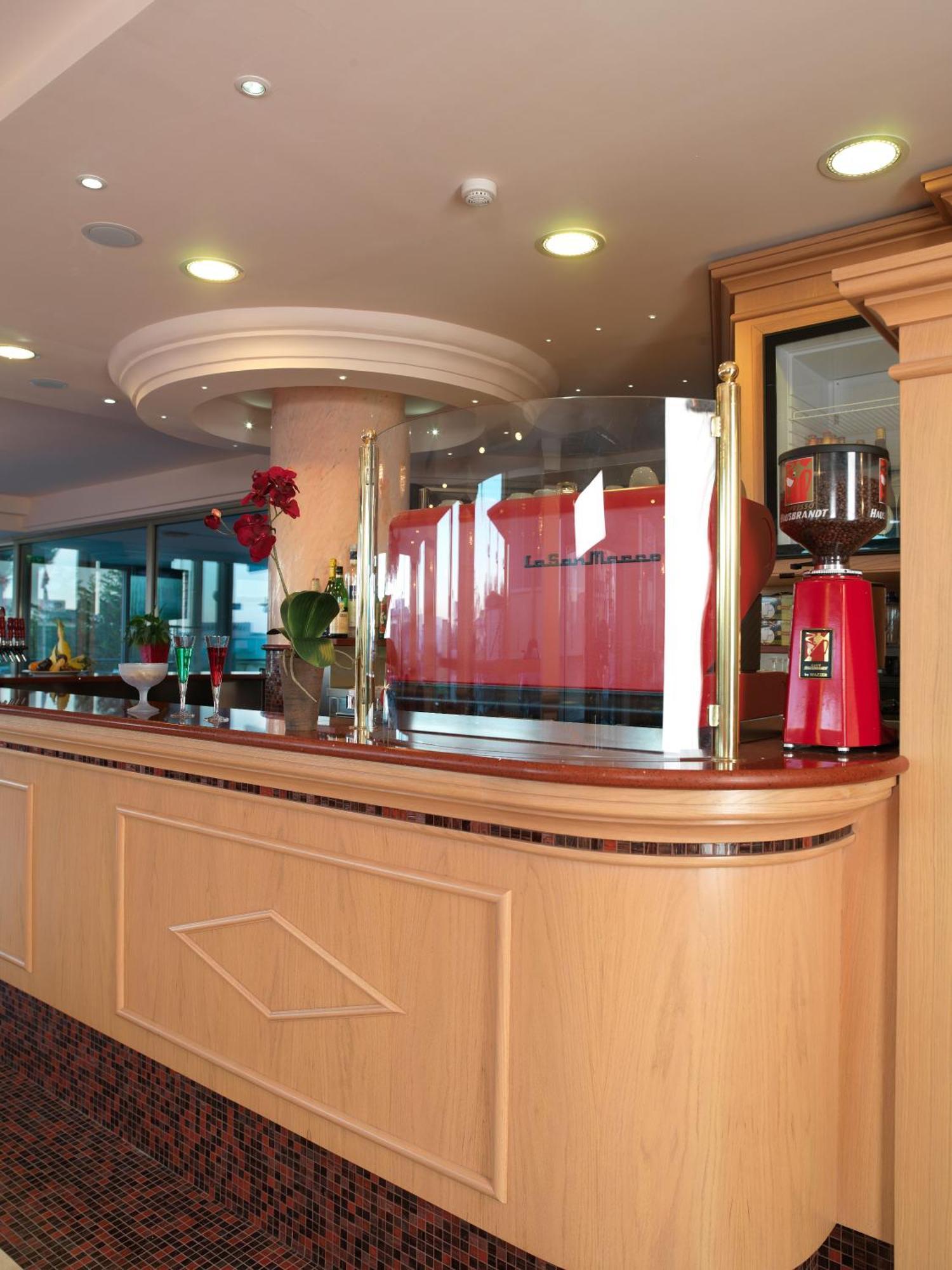 Hotel Mondial Bellaria-Igea Marina Exterior photo